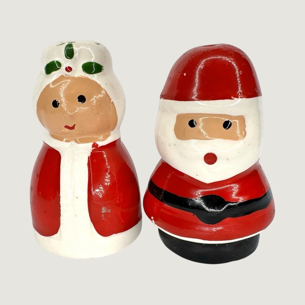 Santa & Mrs Claus Salt & Pepper Shakers Set Ceramic Hand Painted 3in Red/White